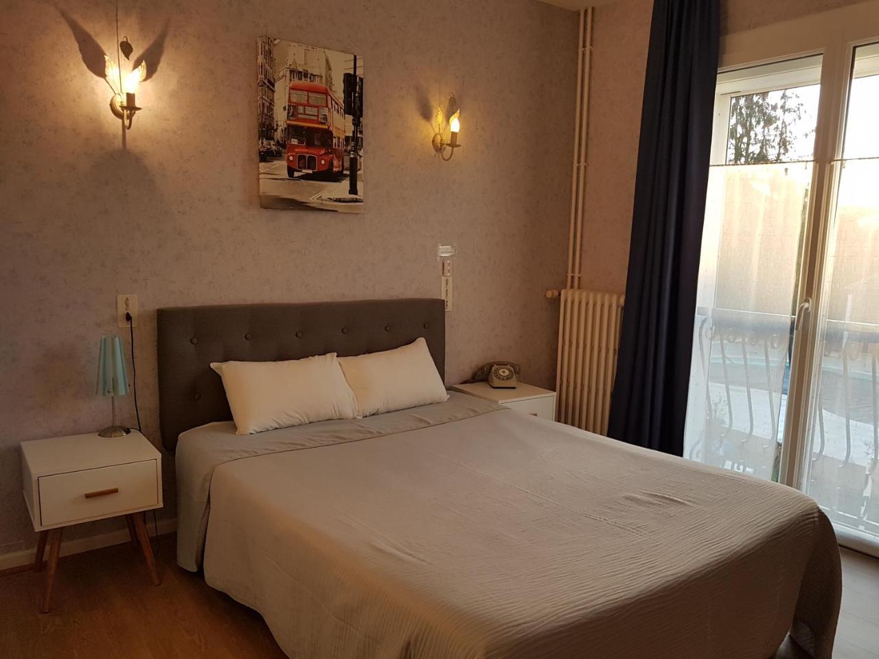 Hotel Du Commerce Chez Stephane Roumazières Eksteriør billede